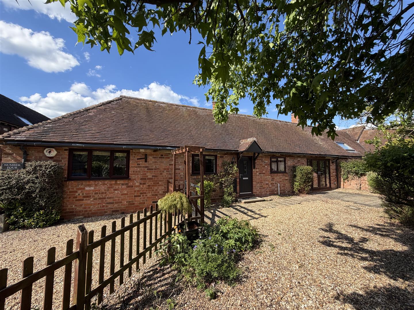 Sherbourne Court, Vicarage Lane, Sherbourne, Nr Warwick 1